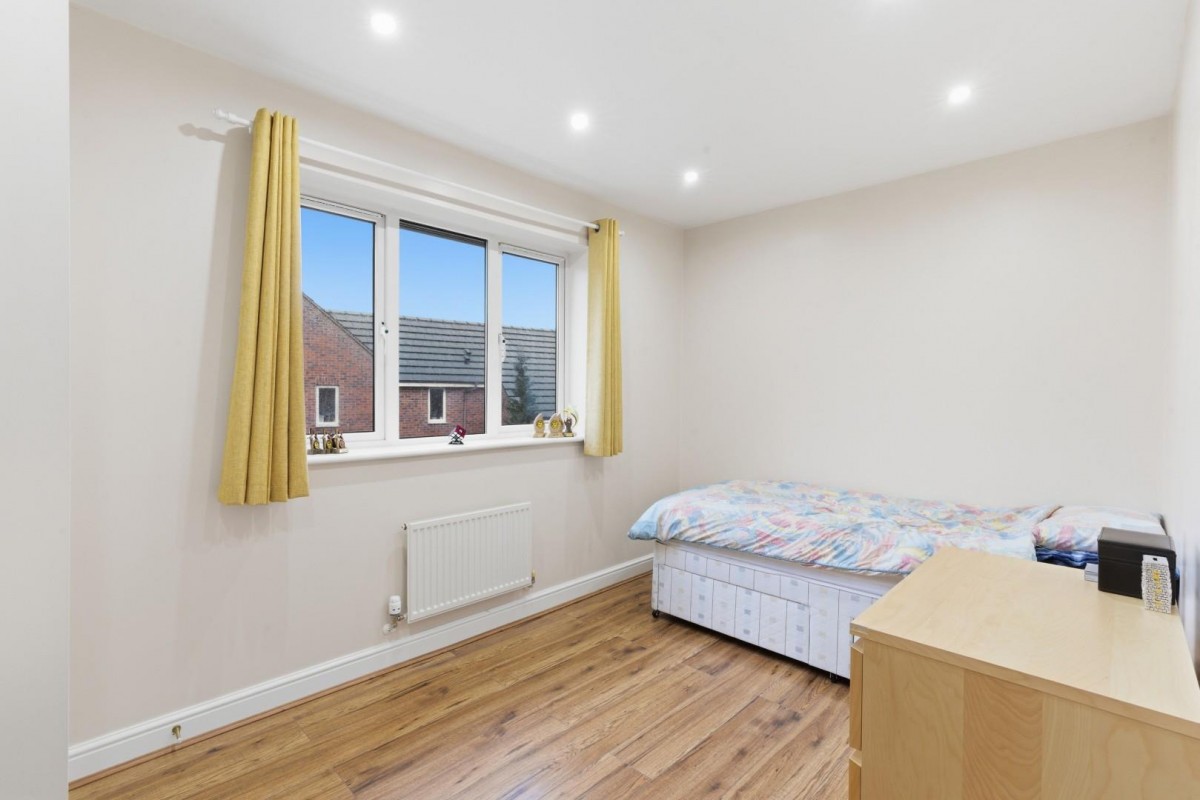 Stoneleigh Way, Leeds, West Yorkshire