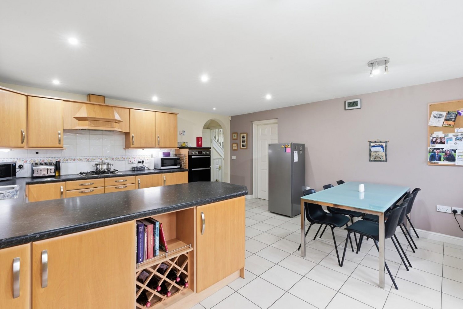 Stoneleigh Way, Leeds, West Yorkshire