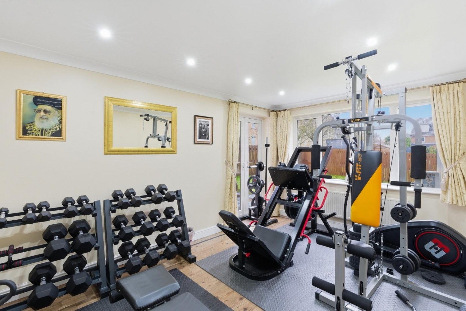 Stoneleigh Way, Leeds, West Yorkshire