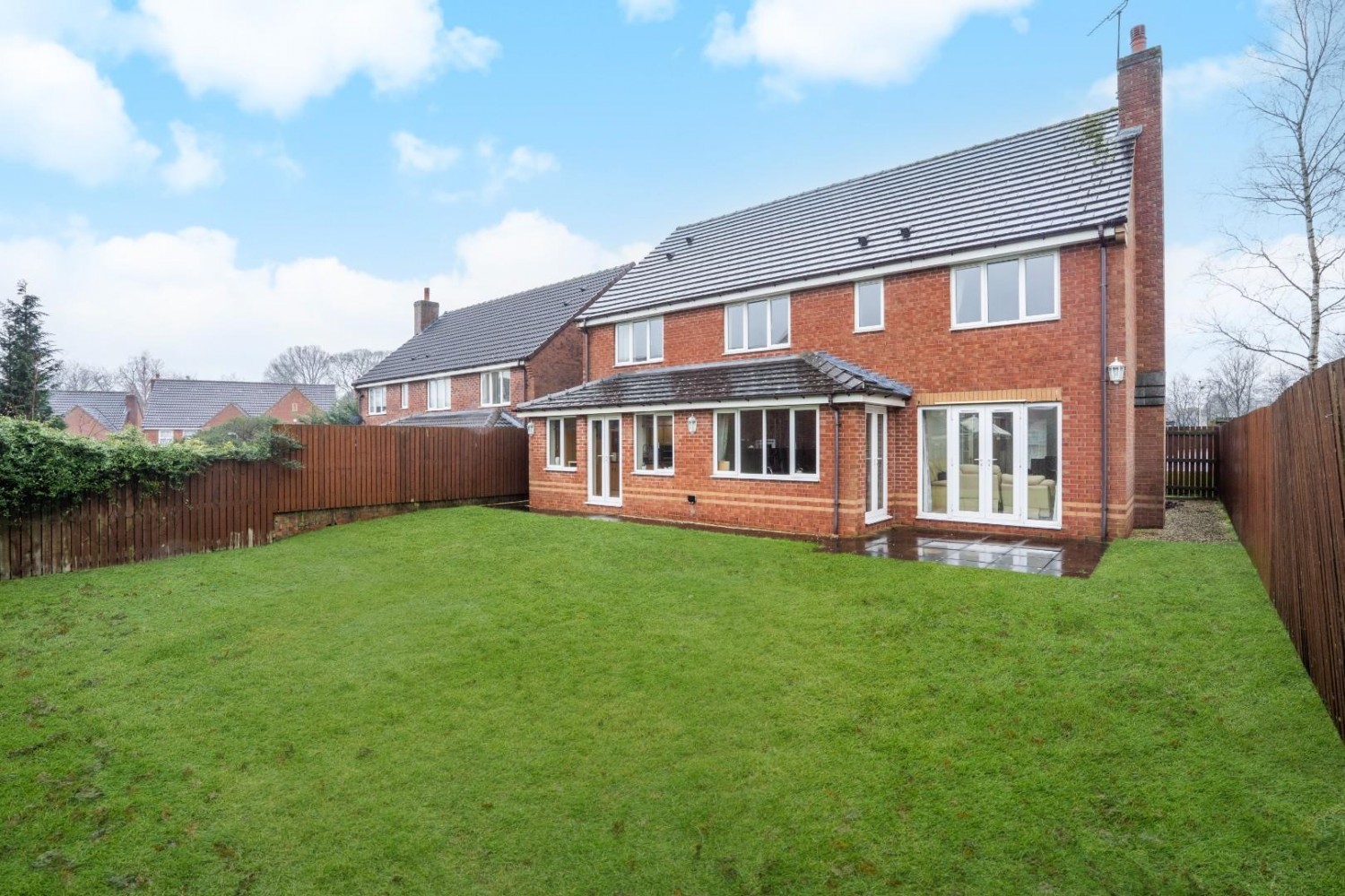 Stoneleigh Way, Leeds, West Yorkshire