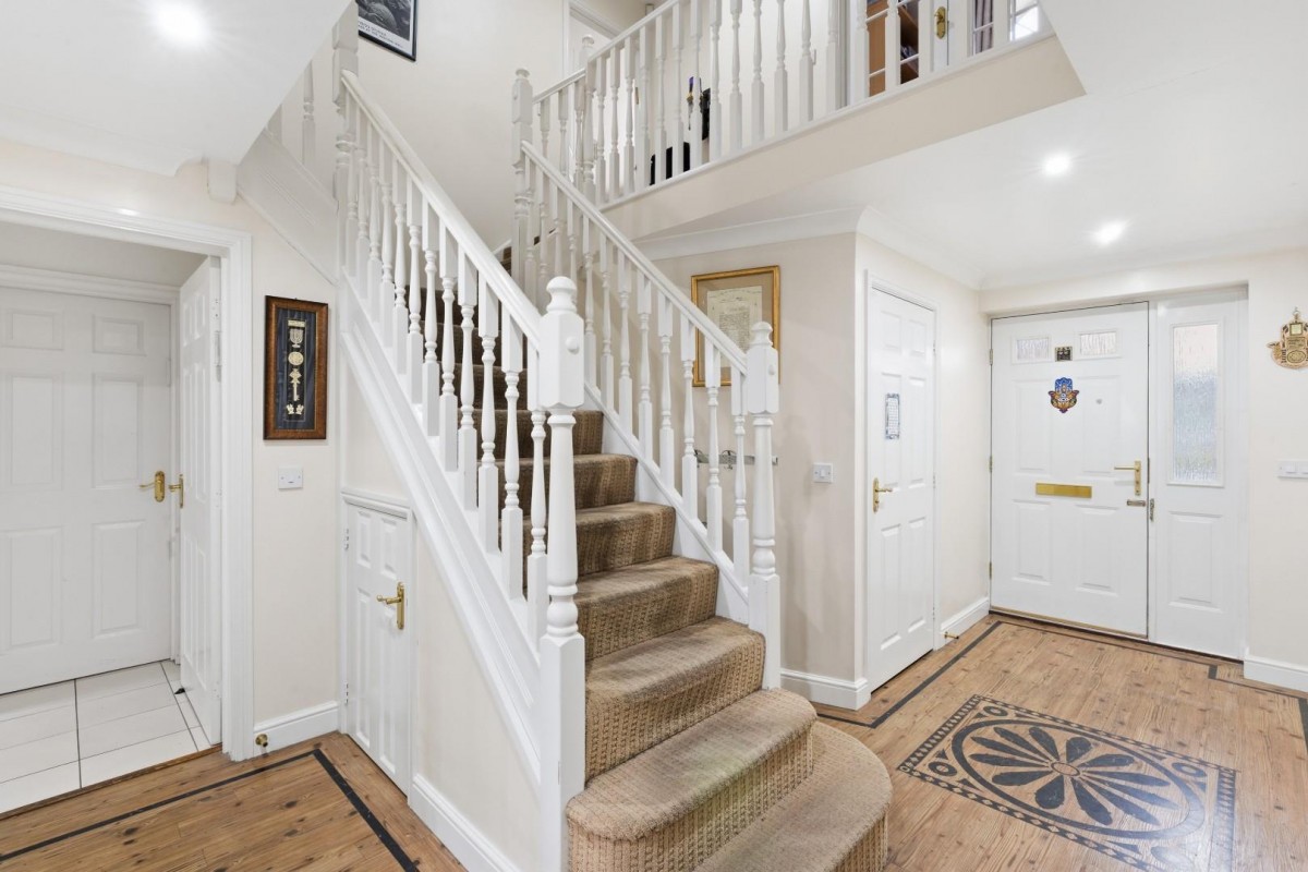 Stoneleigh Way, Leeds, West Yorkshire