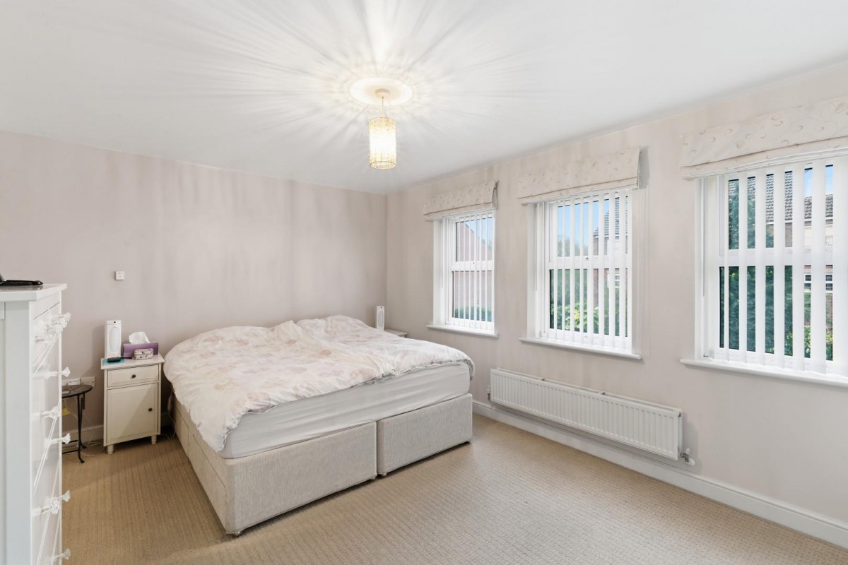 Stoneleigh Way, Leeds, West Yorkshire