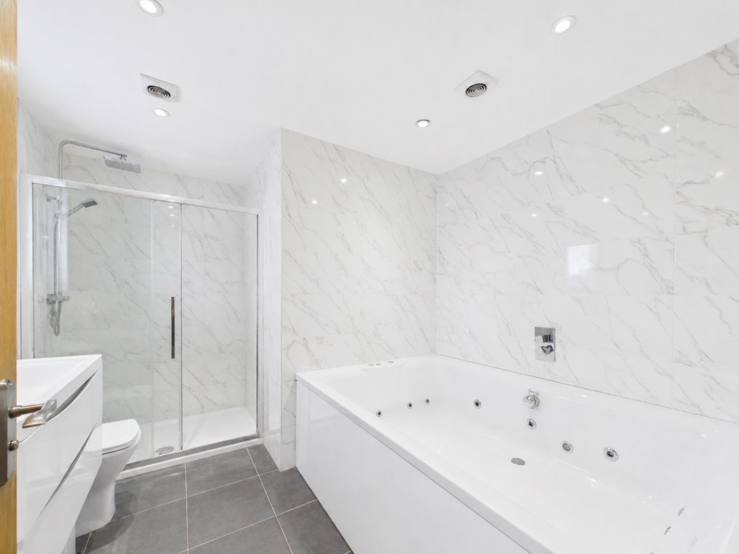 4 bedroom House for sale in Clare Walk, Thornbury, Bristol