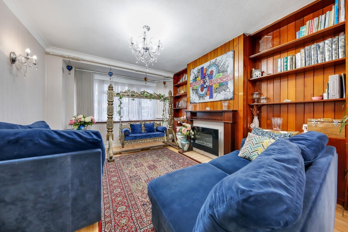 Chadwell Avenue, Chadwell Heath, RM6