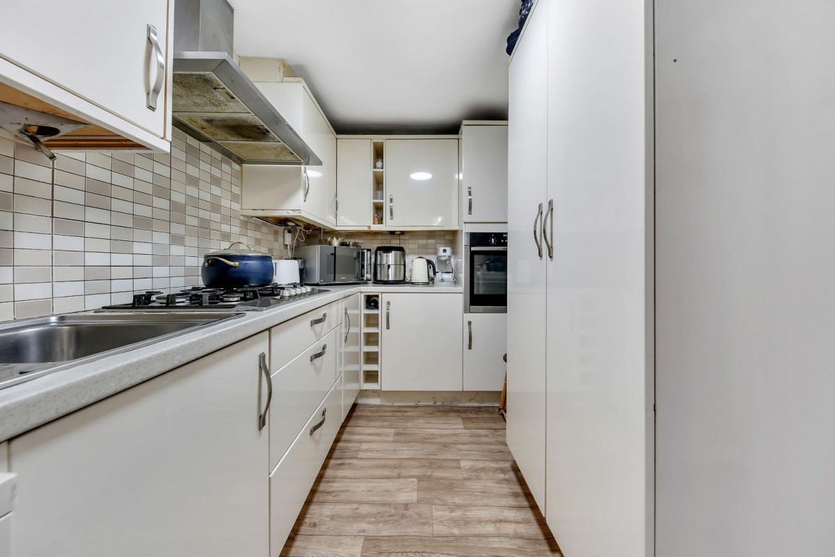 Chadwell Avenue, Chadwell Heath, RM6