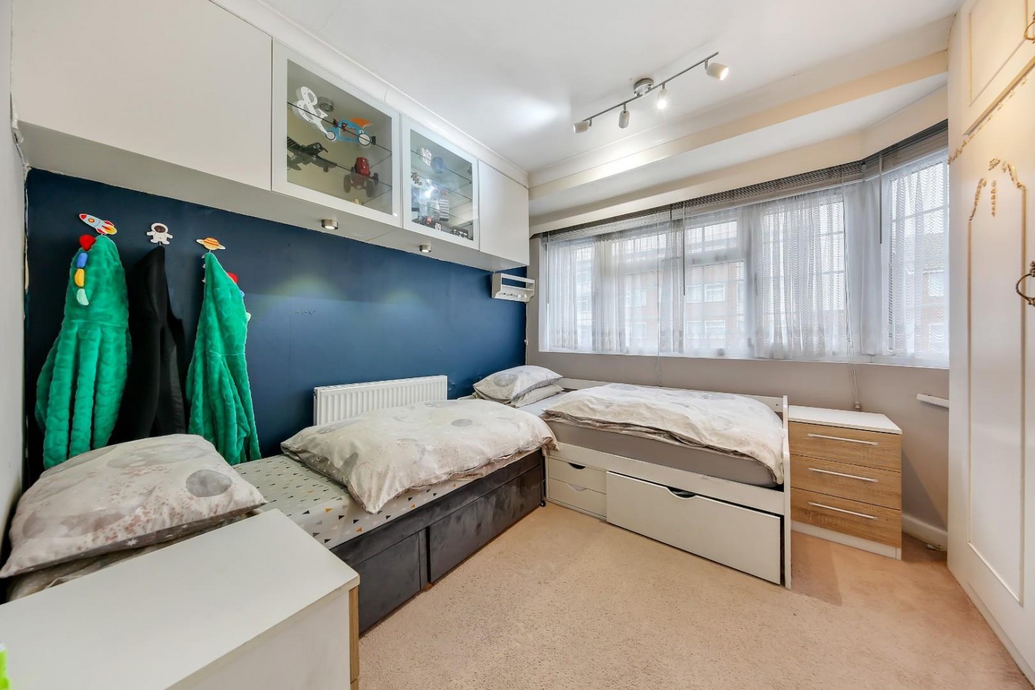 Chadwell Avenue, Chadwell Heath, RM6