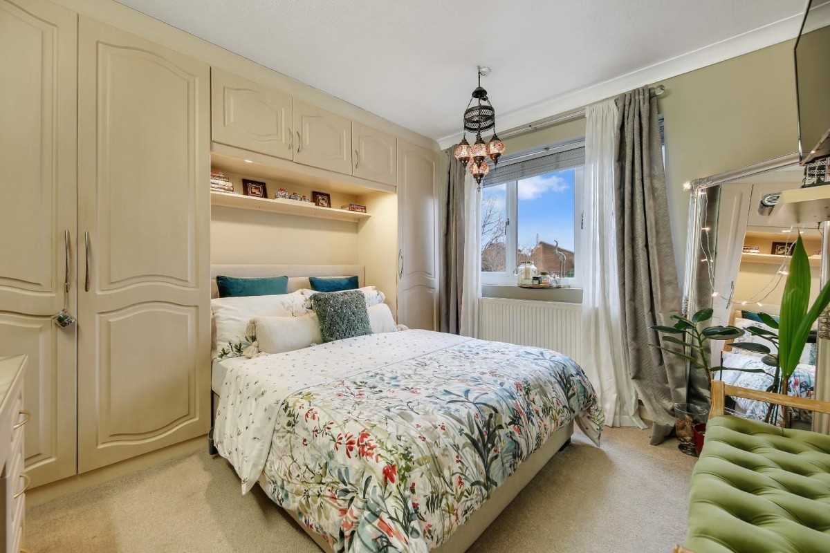 Chadwell Avenue, Chadwell Heath, RM6