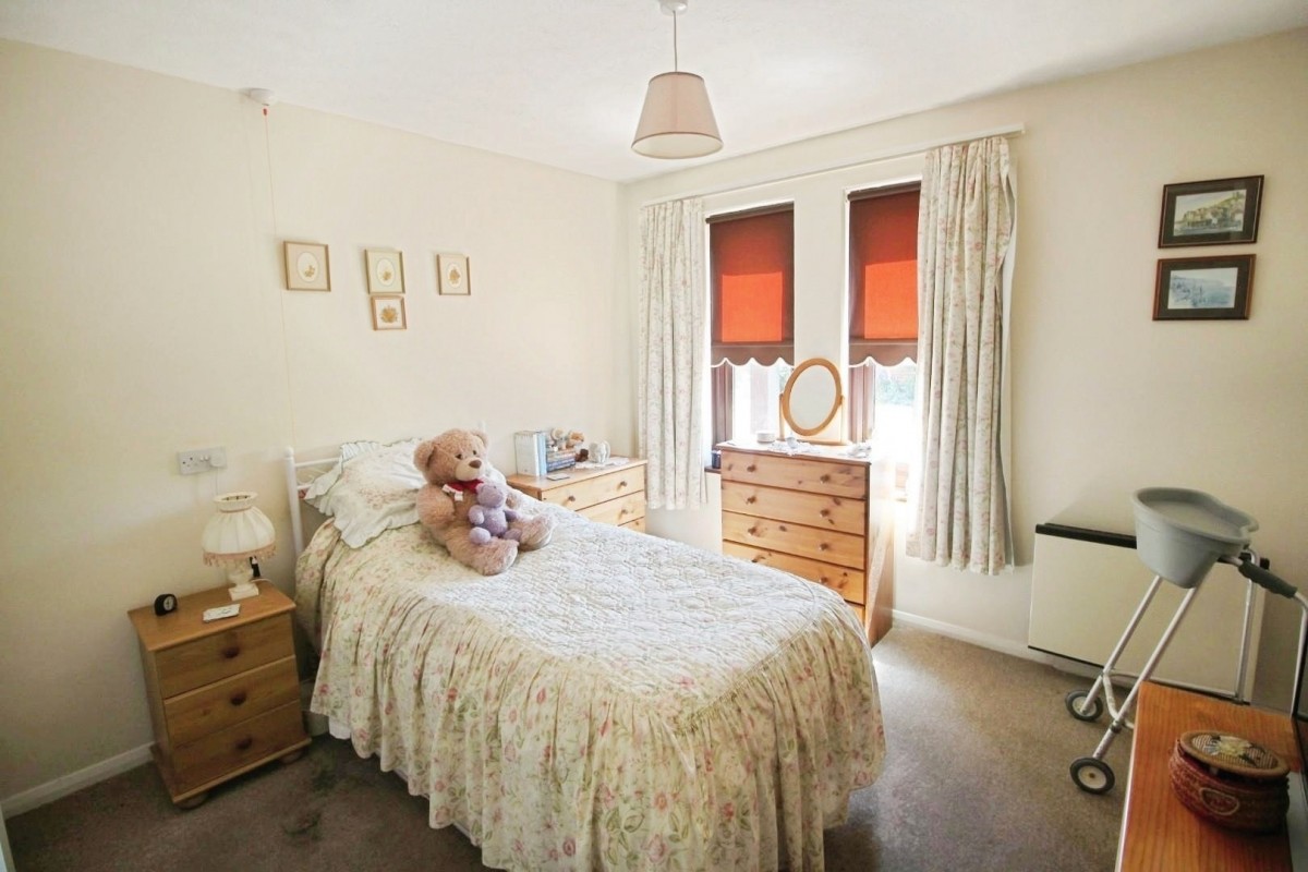 Hamble Lane, Hamble, Southampton, SO31 4QE