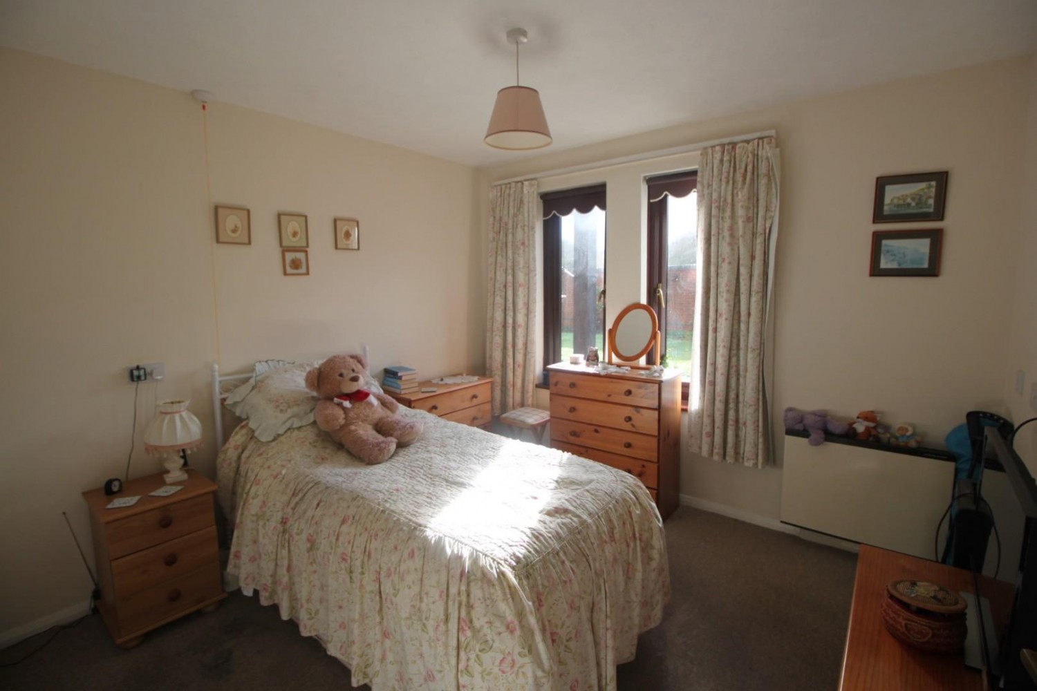 Hamble Lane, Hamble, Southampton, SO31 4QE