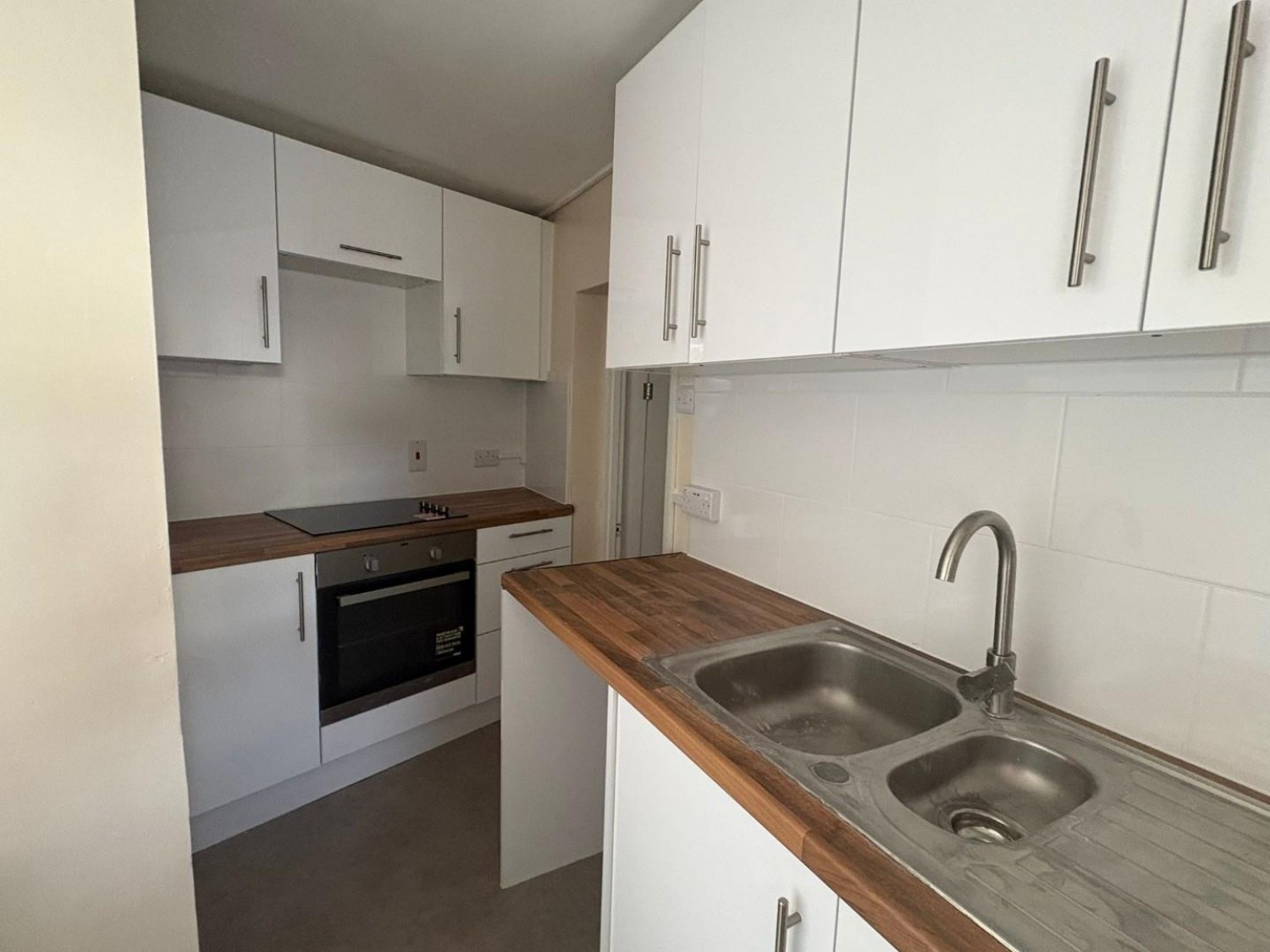 Ground Floor Flat, Wrotham Road, Gravesend, DA11