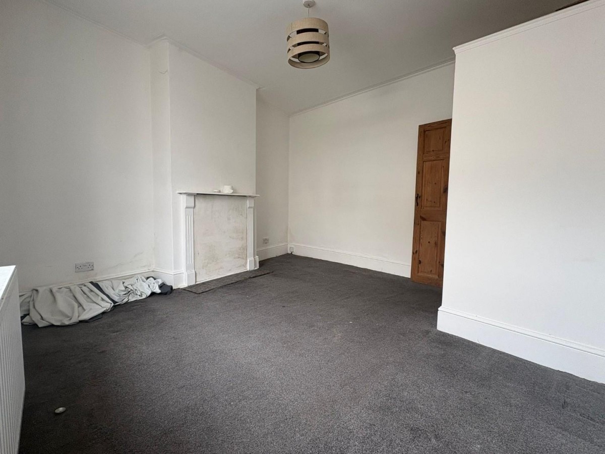 Ground Floor Flat, Wrotham Road, Gravesend, DA11