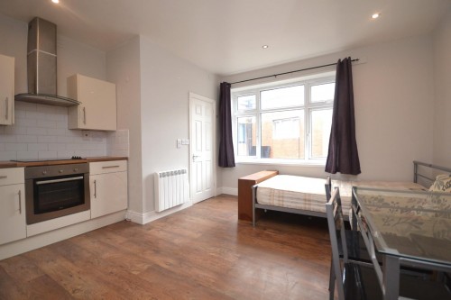 London Road, Reading, Berkshire