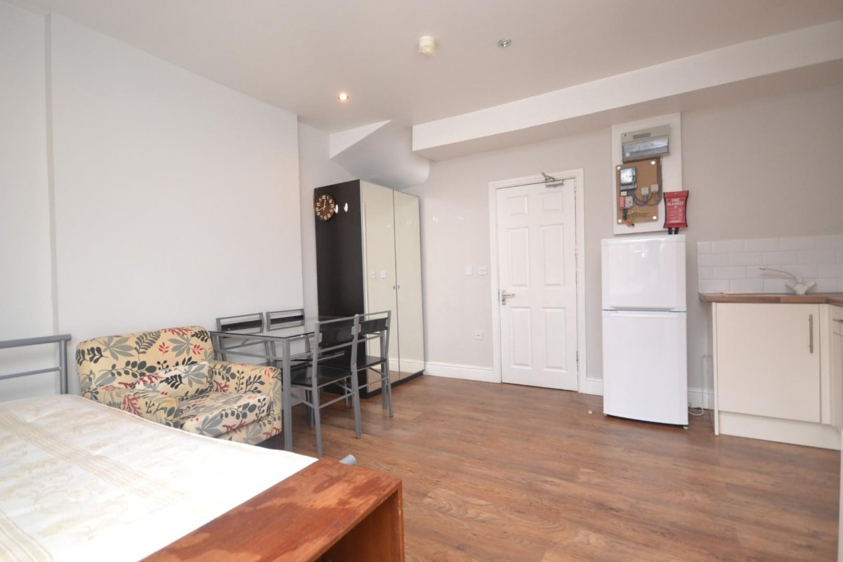 London Road, Reading, Berkshire