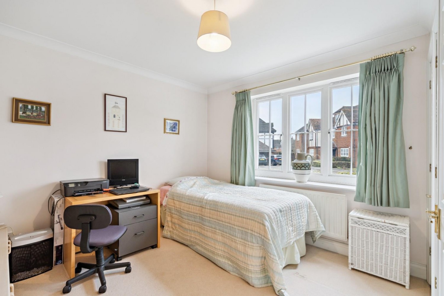 Oakfield Close, Amersham, Buckinghamshire, HP6 5TA