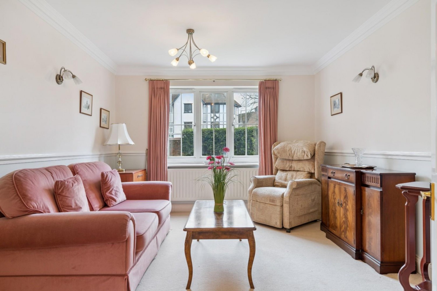 Oakfield Close, Amersham, Buckinghamshire, HP6 5TA