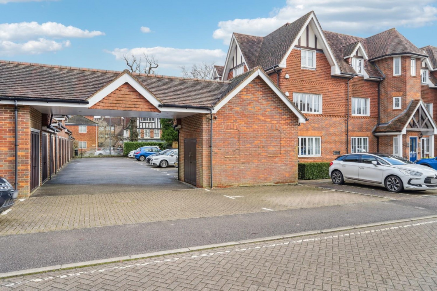 Oakfield Close, Amersham, Buckinghamshire, HP6 5TA