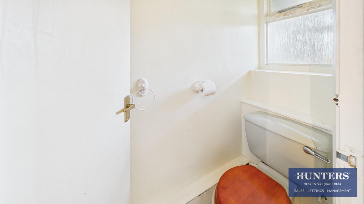 Peareth Hall Road, Washington