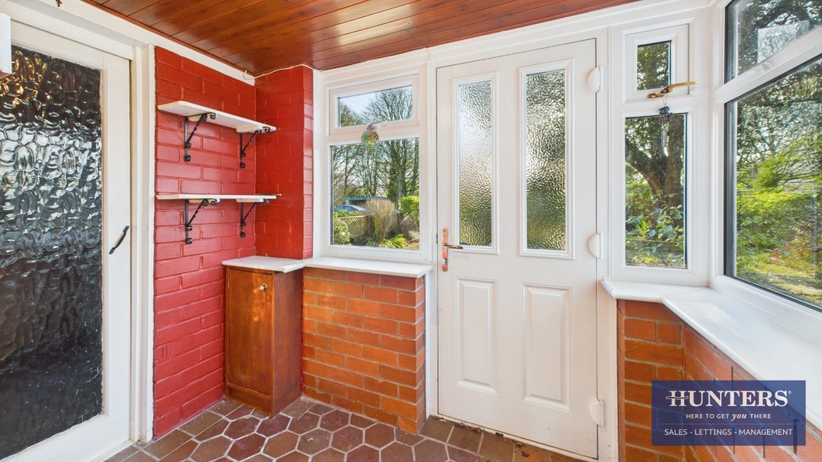 Peareth Hall Road, Washington