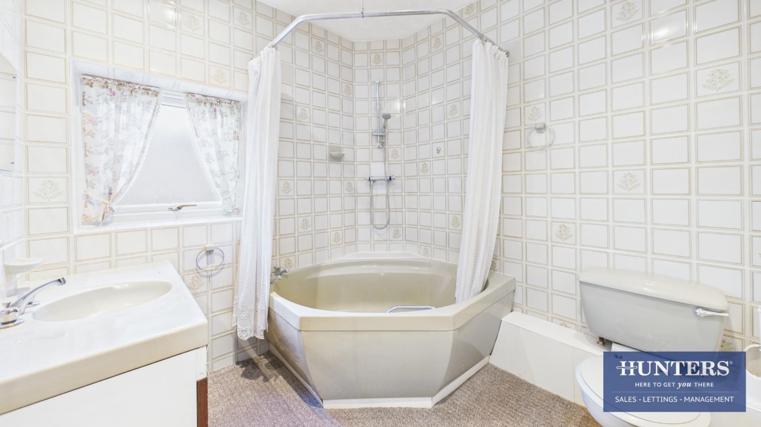 Peareth Hall Road, Washington