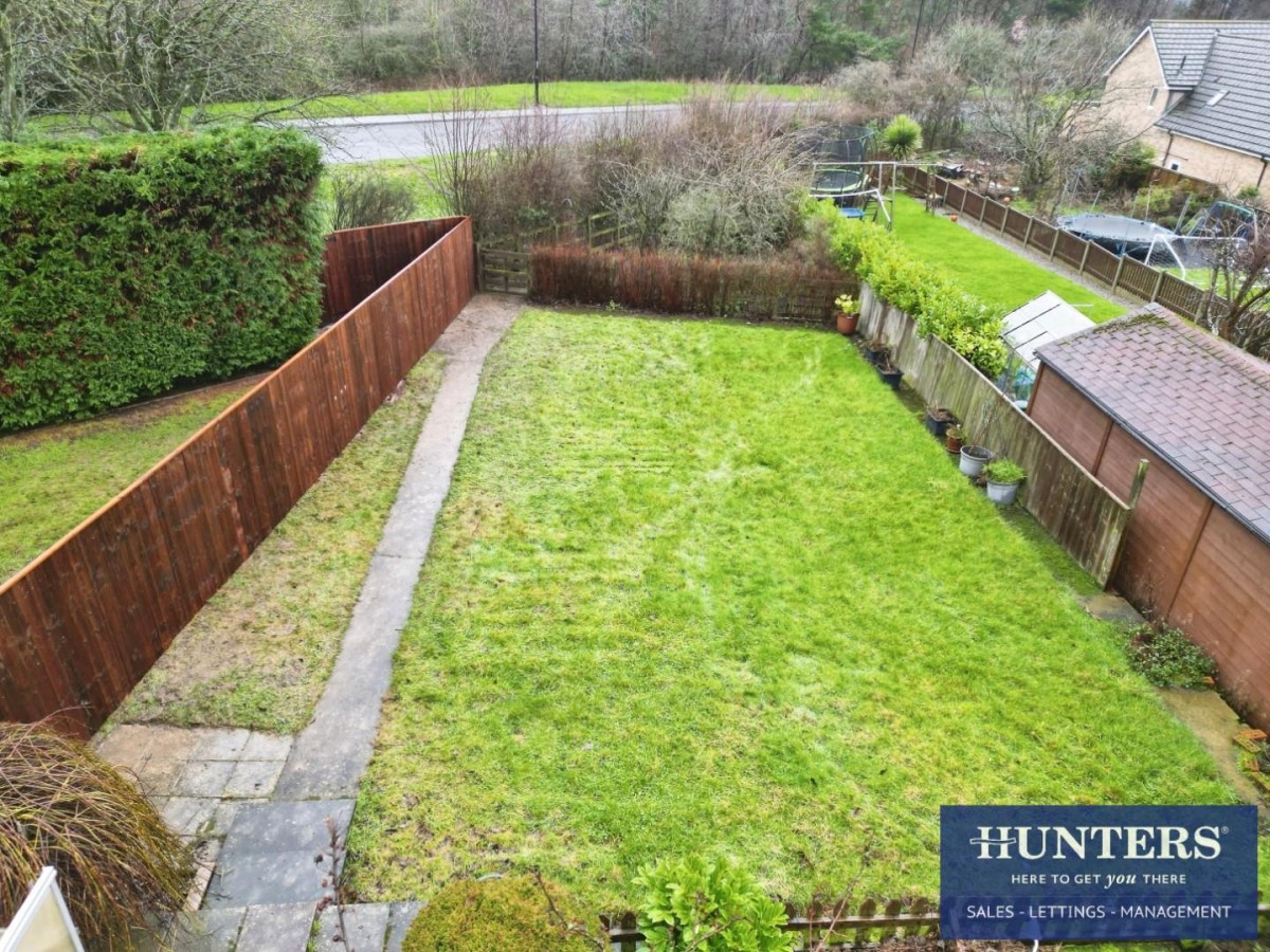 Peareth Hall Road, Washington