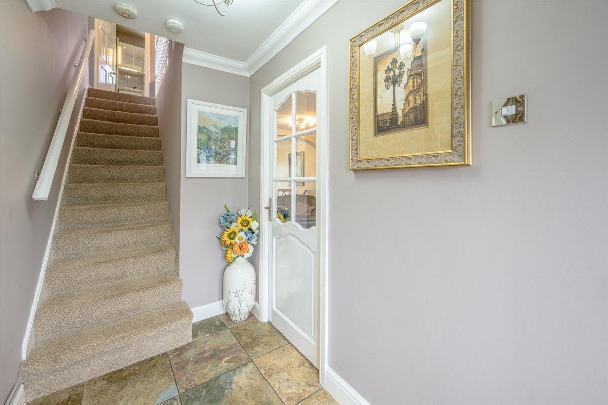 Oregon Close, Kingswinford, DY6 8SJ