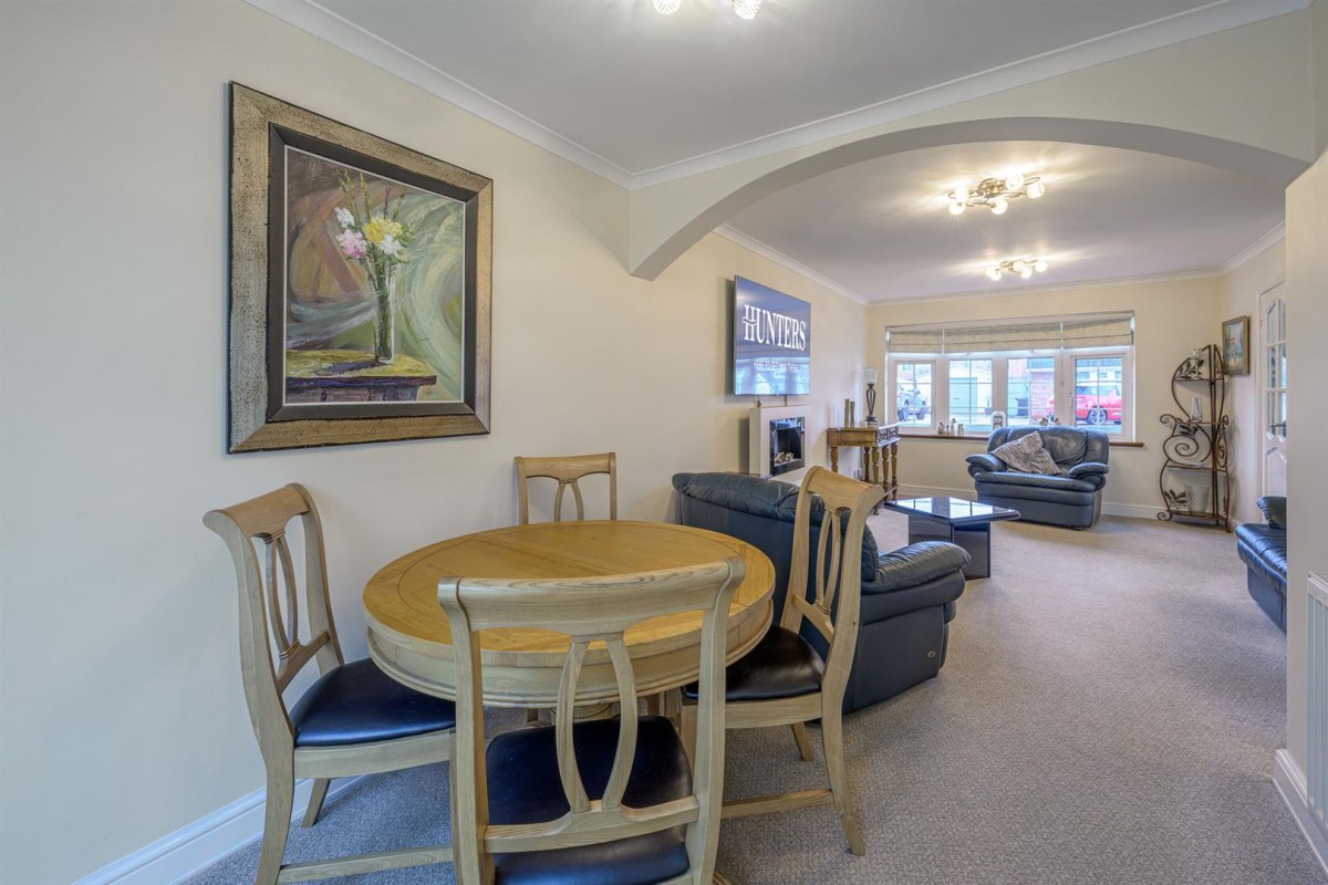 Oregon Close, Kingswinford, DY6 8SJ