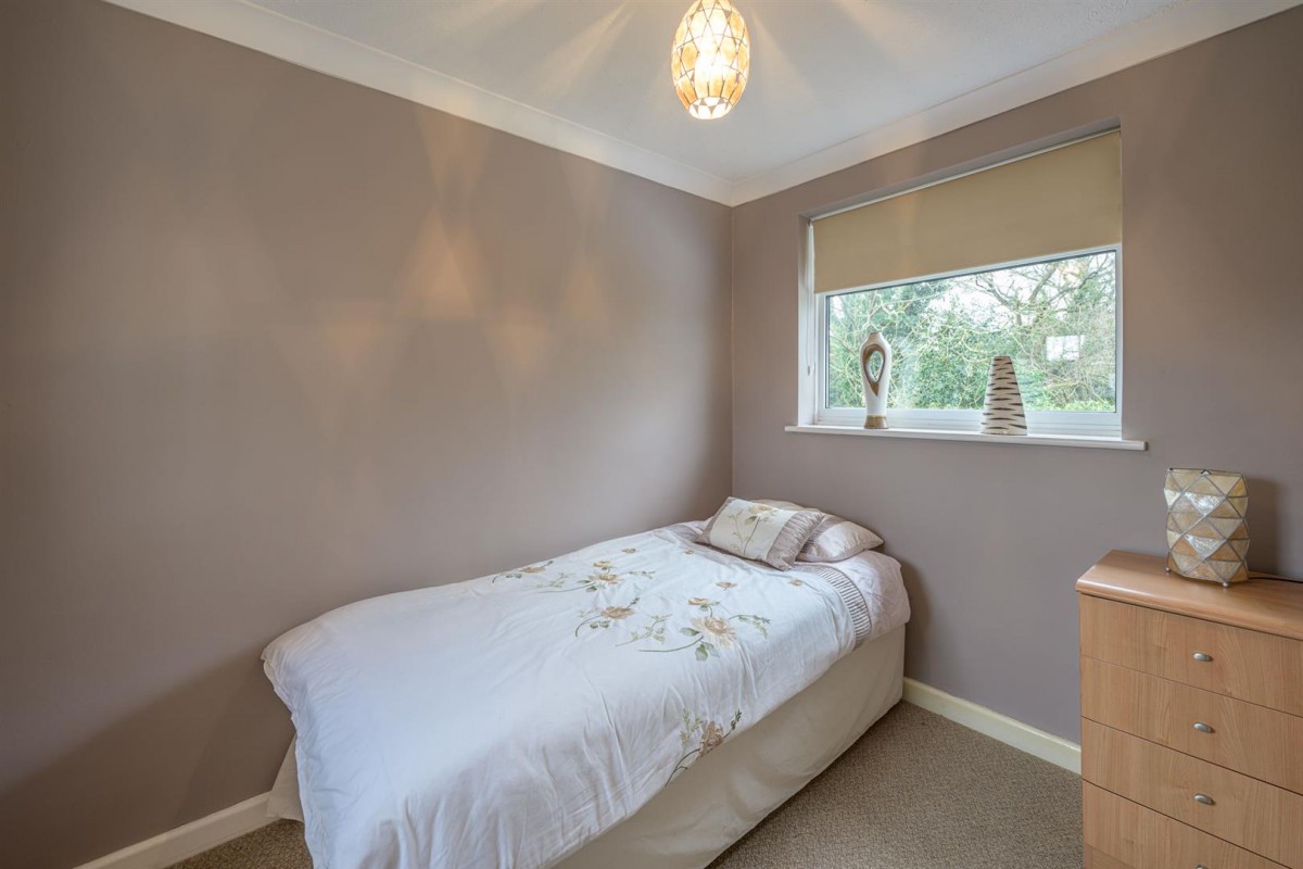 Oregon Close, Kingswinford, DY6 8SJ