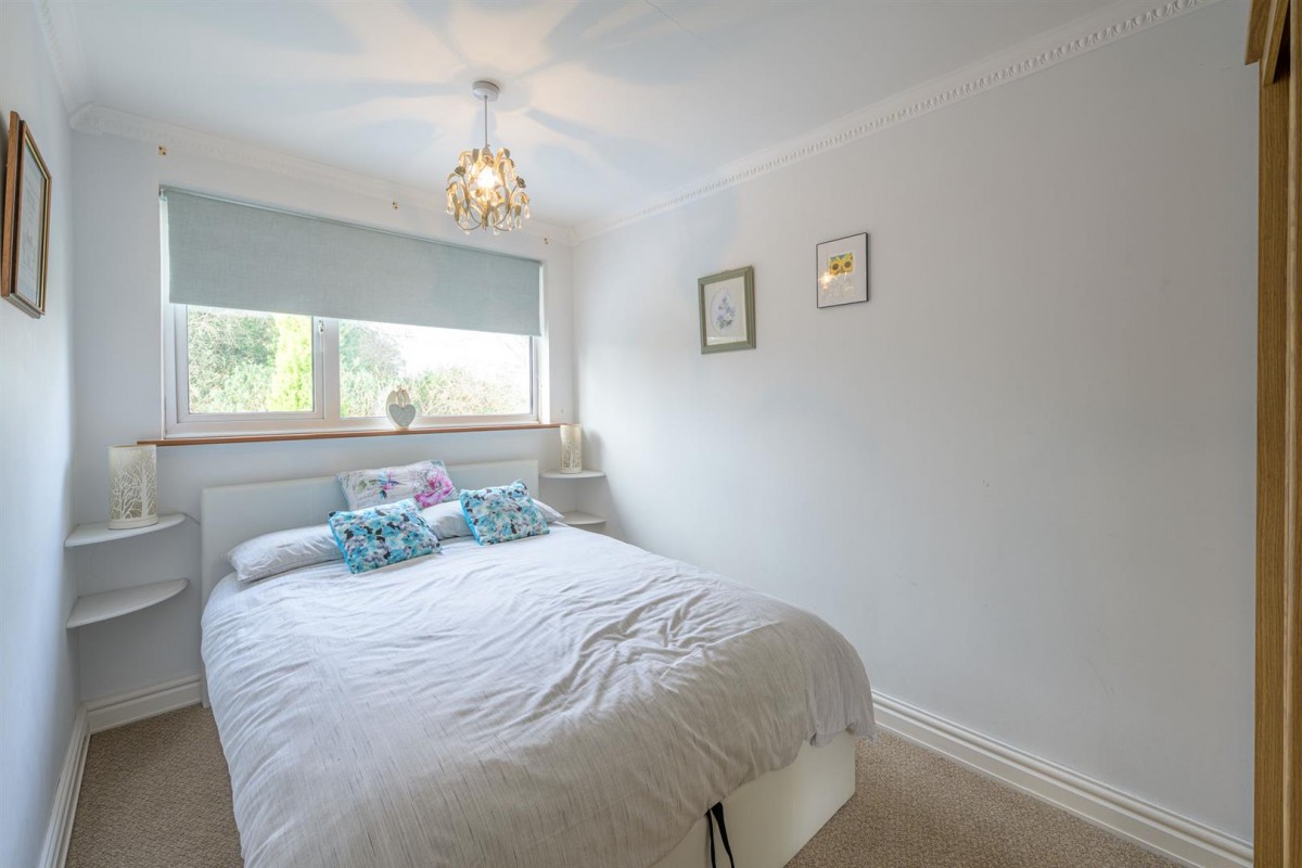 Oregon Close, Kingswinford, DY6 8SJ