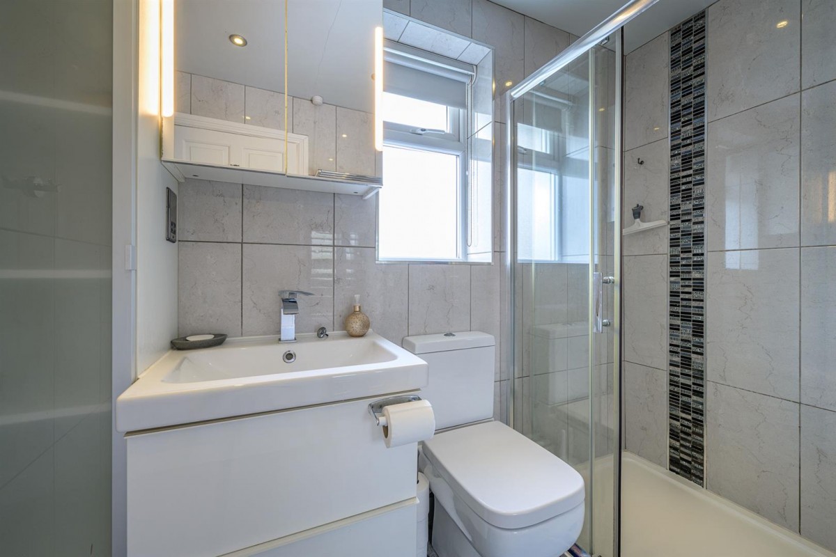 Oregon Close, Kingswinford, DY6 8SJ