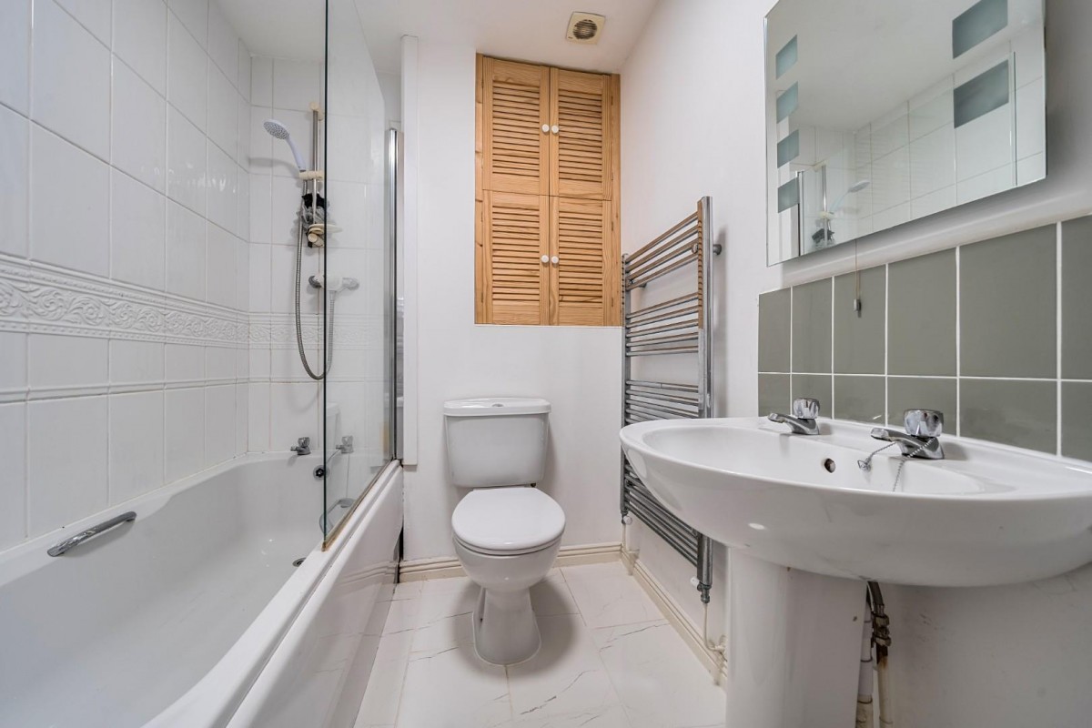 Castle Stream Court, Dursley