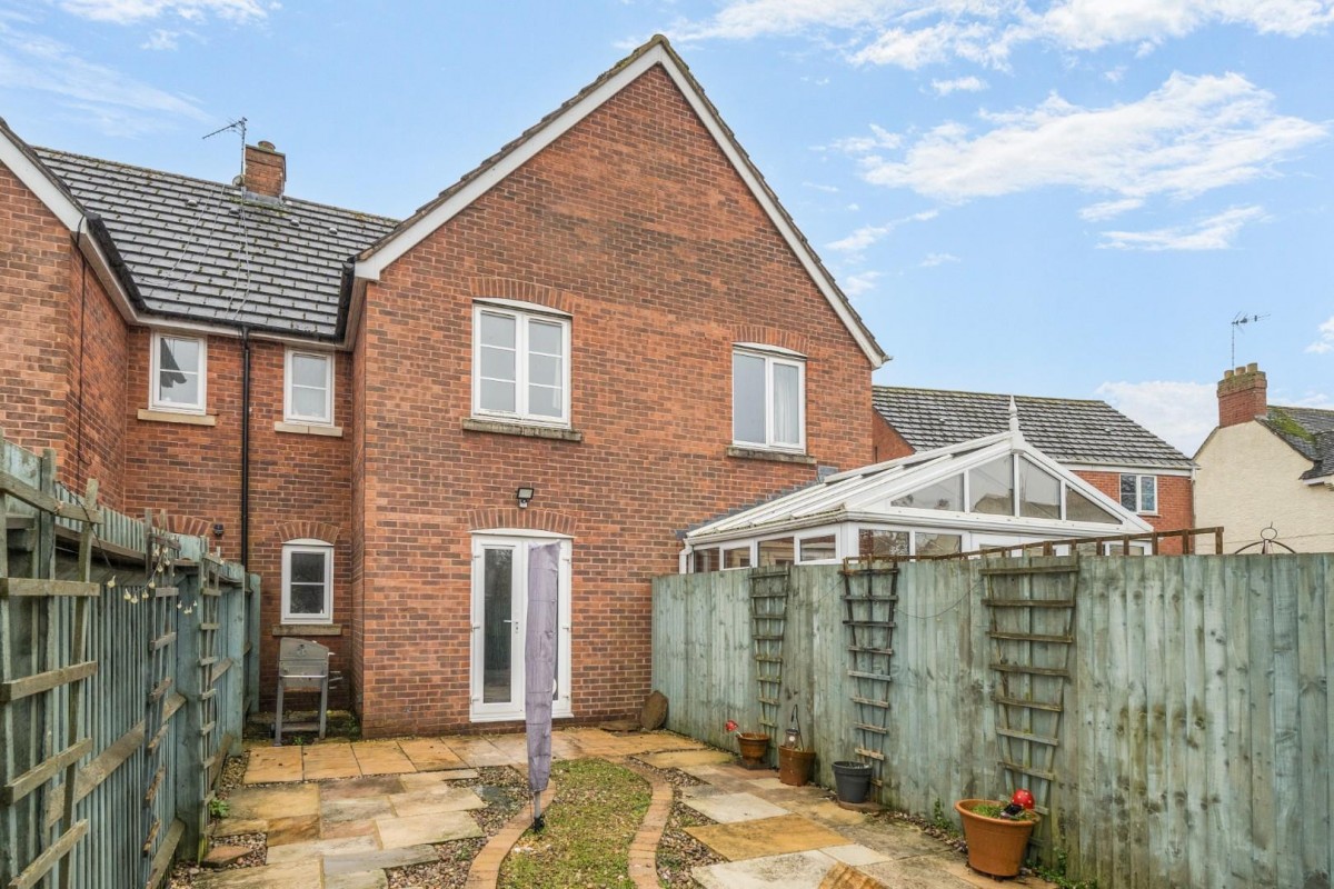 Castle Stream Court, Dursley