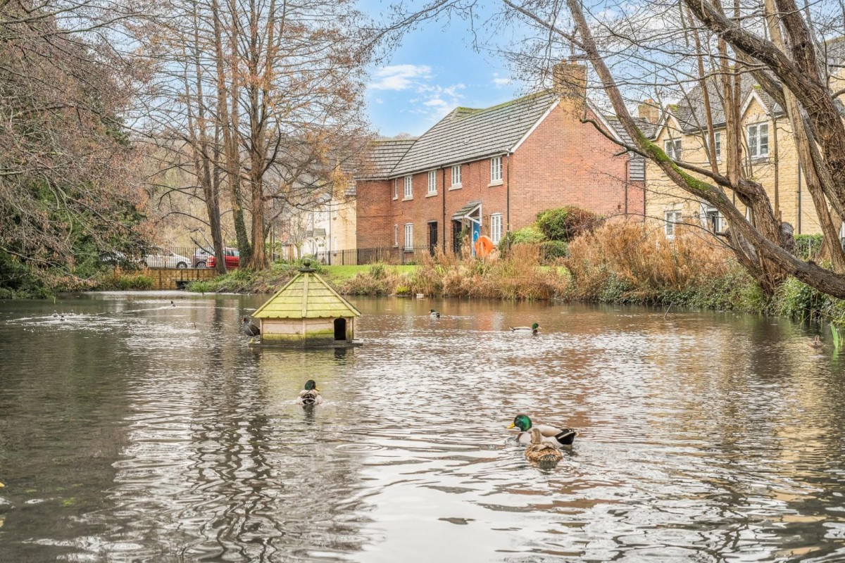 Castle Stream Court, Dursley
