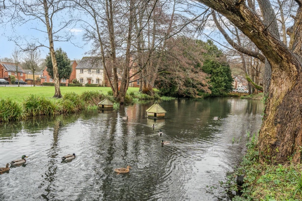 Castle Stream Court, Dursley
