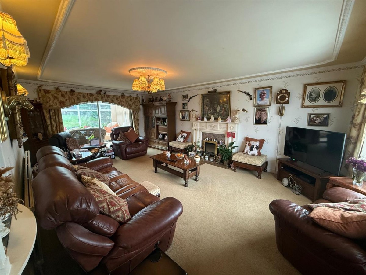 The Firs, Shaftesbury Avenue, Pedmore, Stourbridge, DY9 0YP