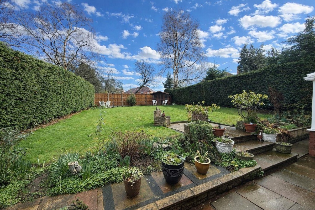 The Firs, Shaftesbury Avenue, Pedmore, Stourbridge, DY9 0YP