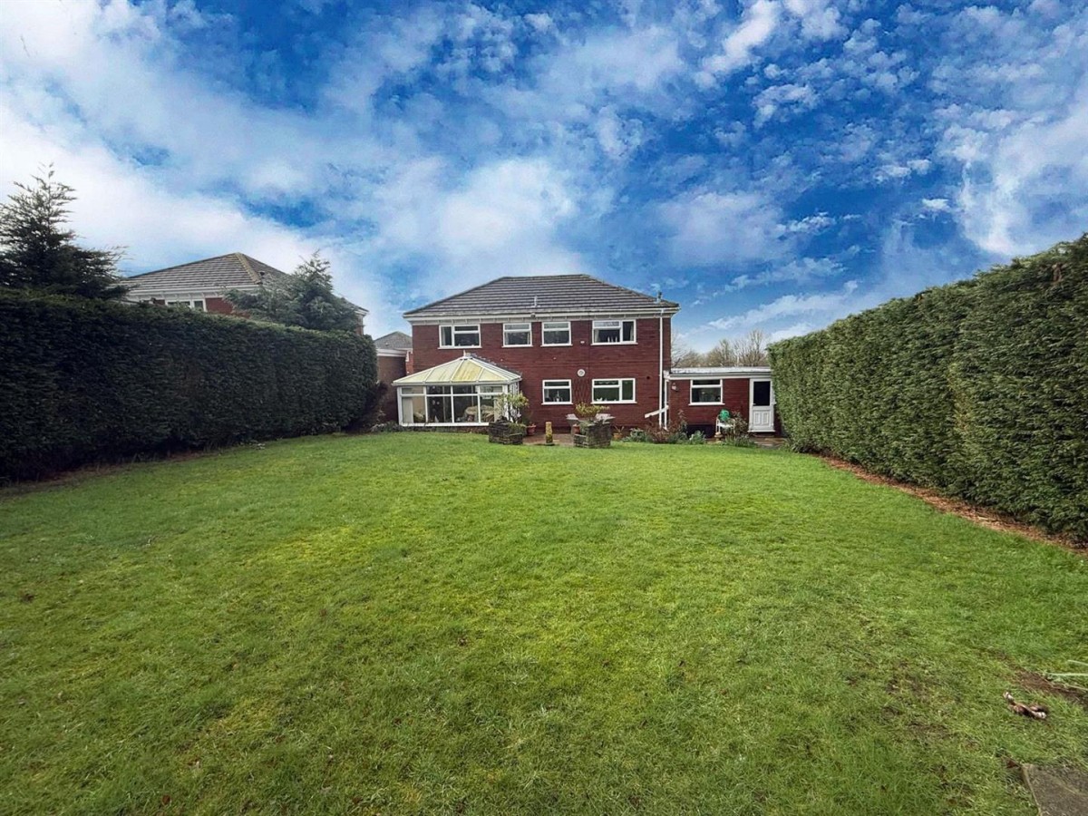 The Firs, Shaftesbury Avenue, Pedmore, Stourbridge, DY9 0YP