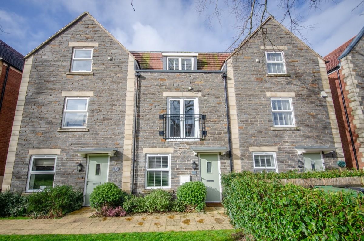 Richmond Grove, Mangotsfield, Bristol, BS16 9AN