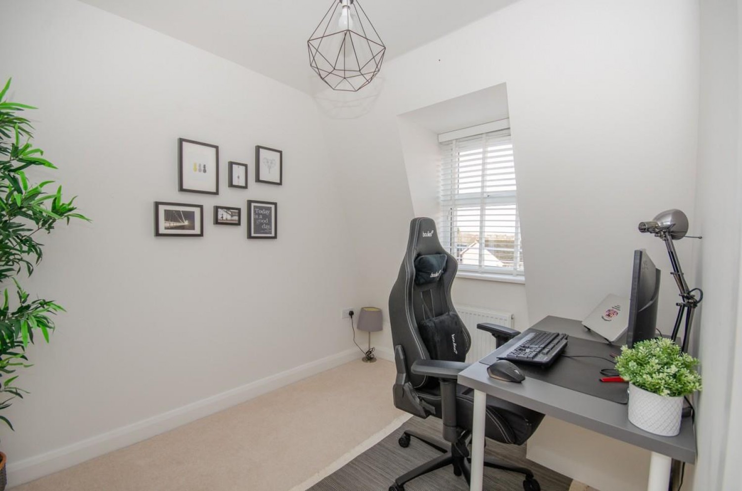 Richmond Grove, Mangotsfield, Bristol, BS16 9AN