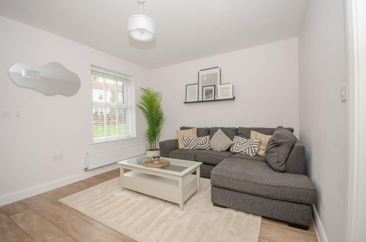 Richmond Grove, Mangotsfield, Bristol, BS16 9AN