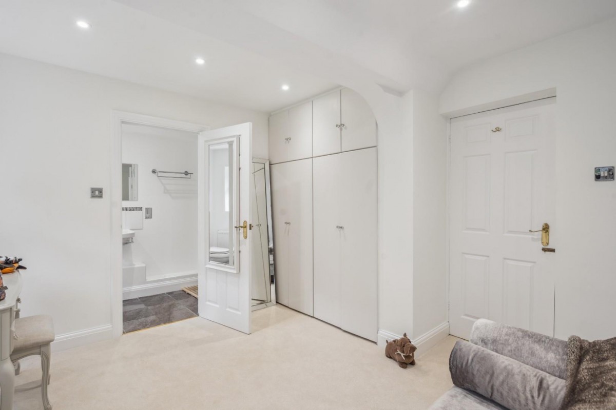 London Road East, Amersham, Buckinghamshire, HP7 9DL