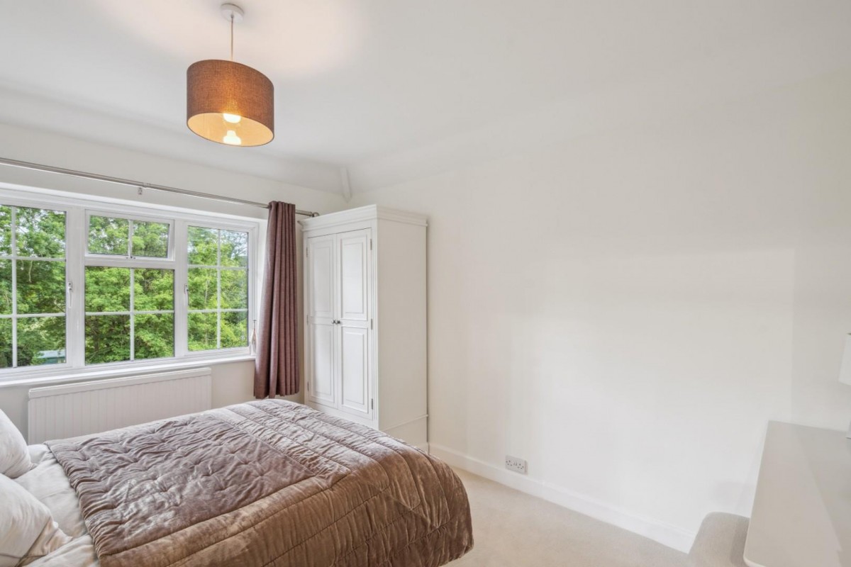 London Road East, Amersham, Buckinghamshire, HP7 9DL