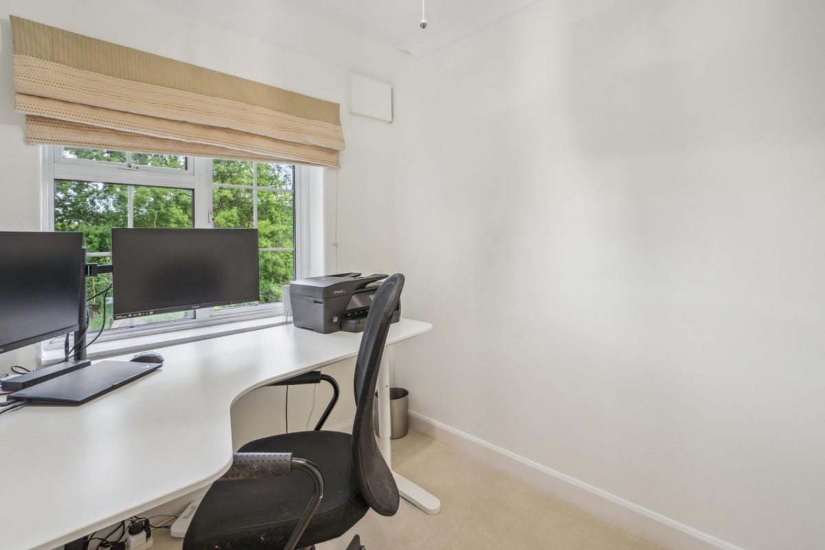 London Road East, Amersham, Buckinghamshire, HP7 9DL