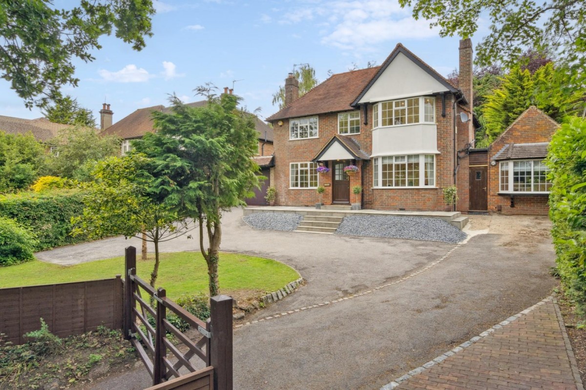 London Road East, Amersham, Buckinghamshire, HP7 9DL