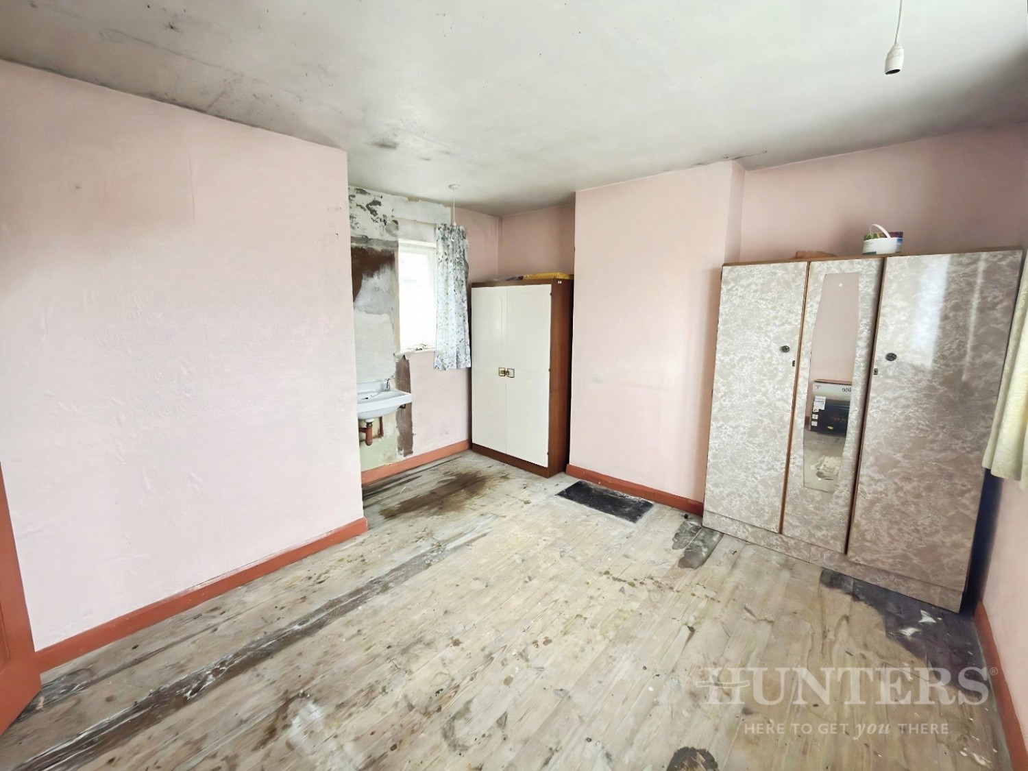 Courtney Crescent, Carshalton, SM5 4NA