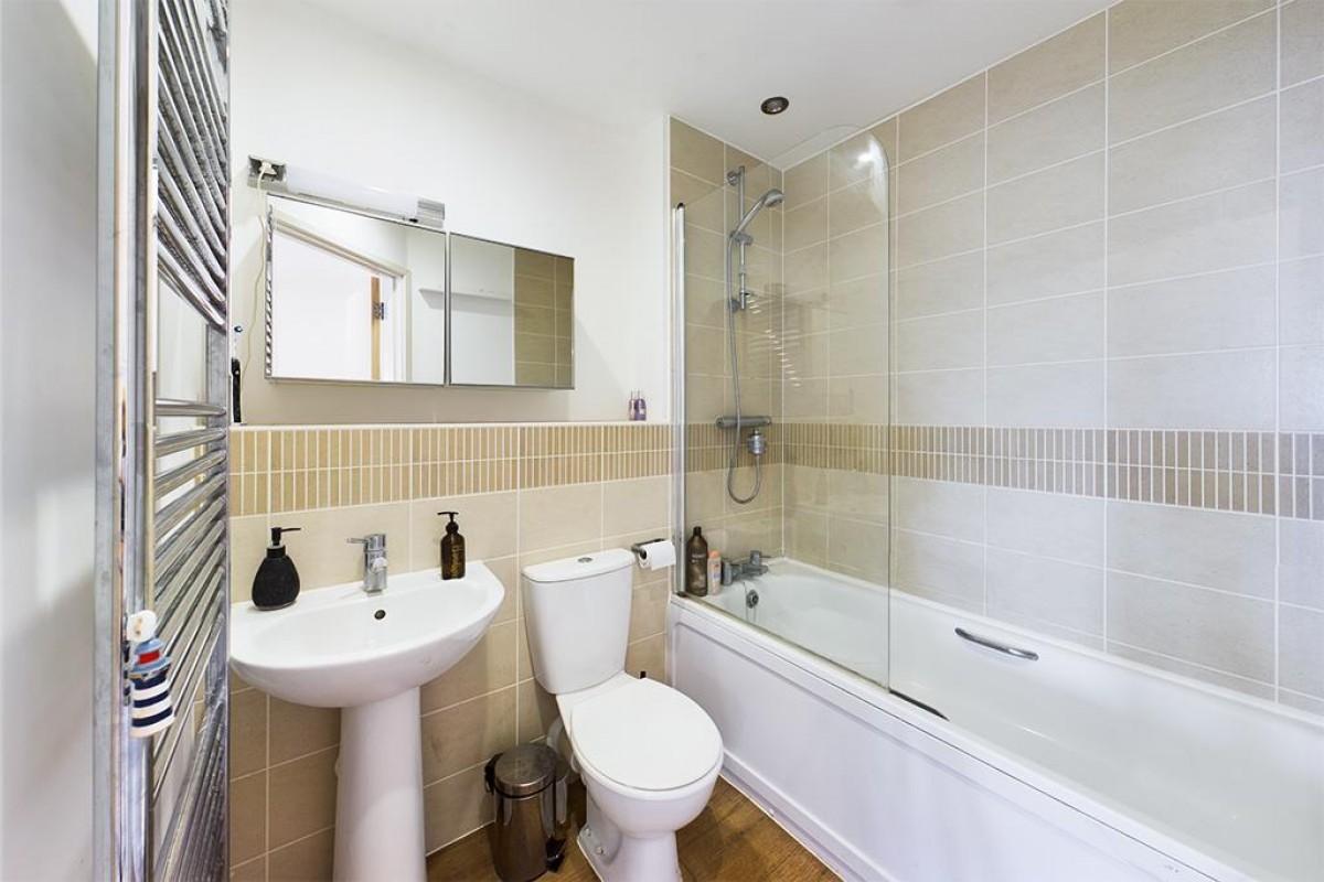 Flat 72, Empire View 30 West Park Road, Southampton