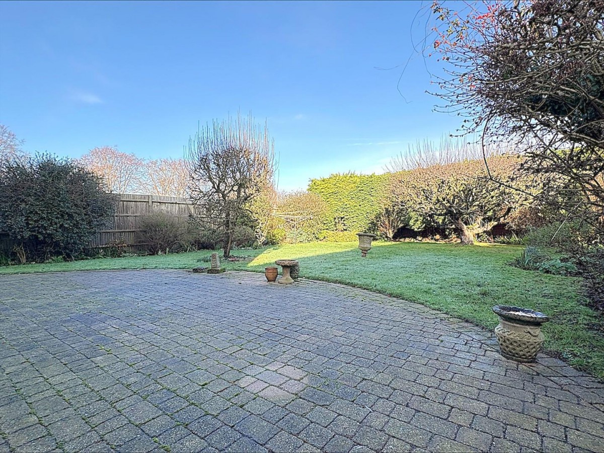 Farmcroft, Gravesend