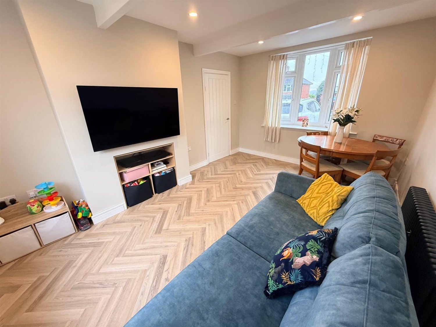 Francis Road, Stourbridge, DY8 3LT