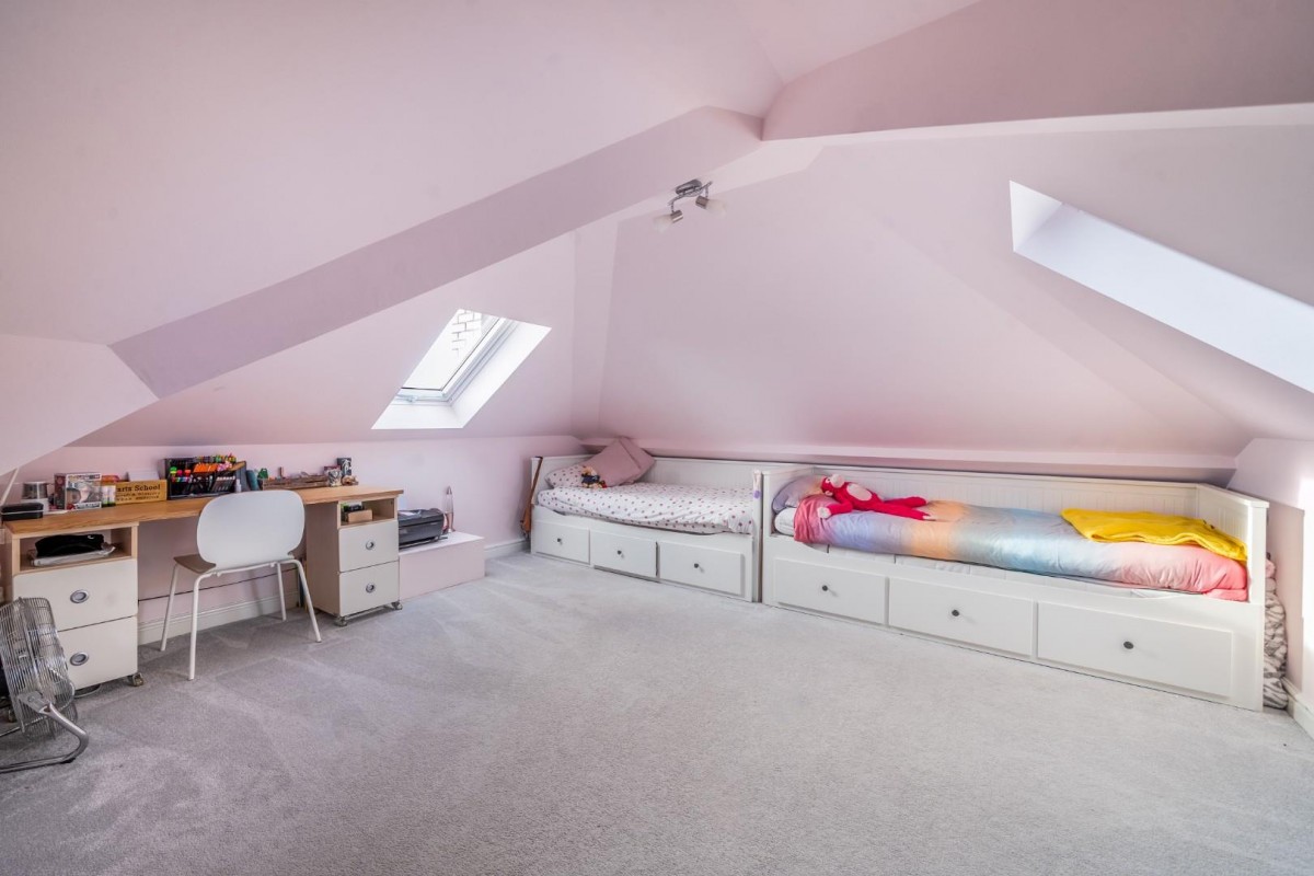 Draycott, Cam, Dursley