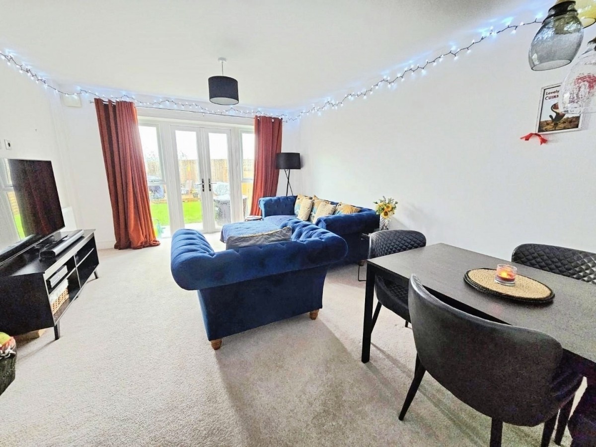 Goldfinch Edge, Cam, Dursley