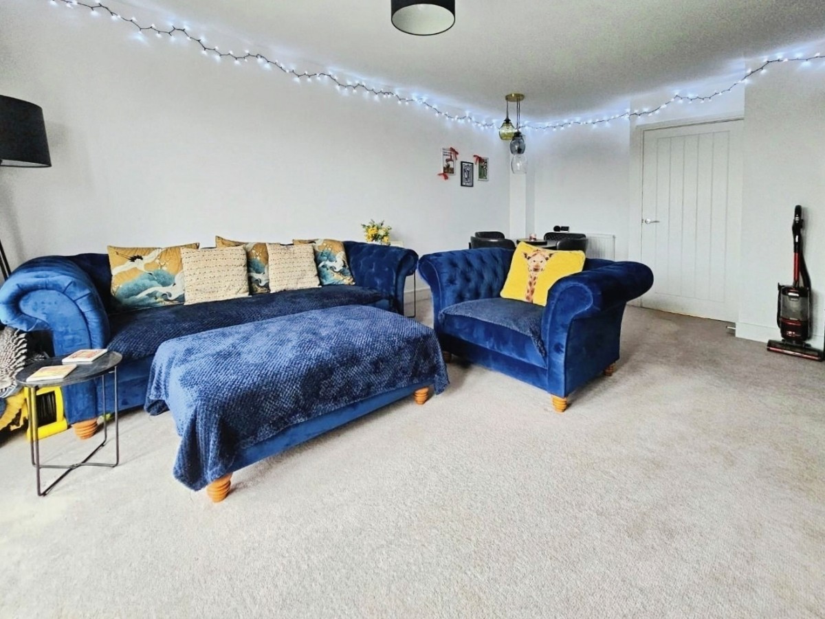 Goldfinch Edge, Cam, Dursley